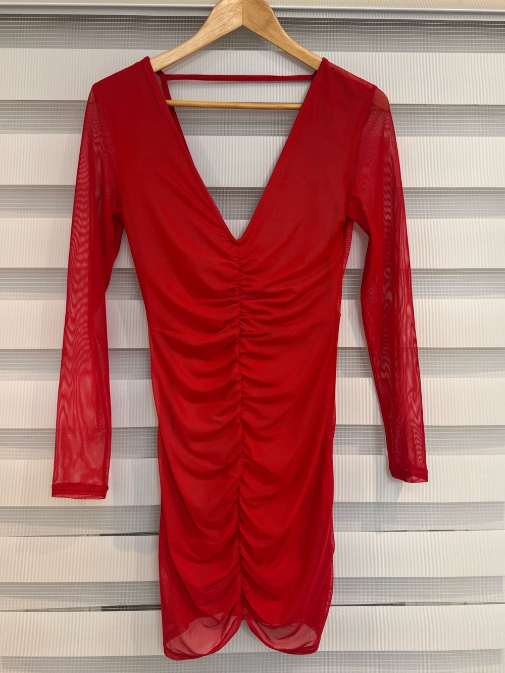 Divided Red Ruched V-Neck Long Sleeve Mesh Bodycon Dress
